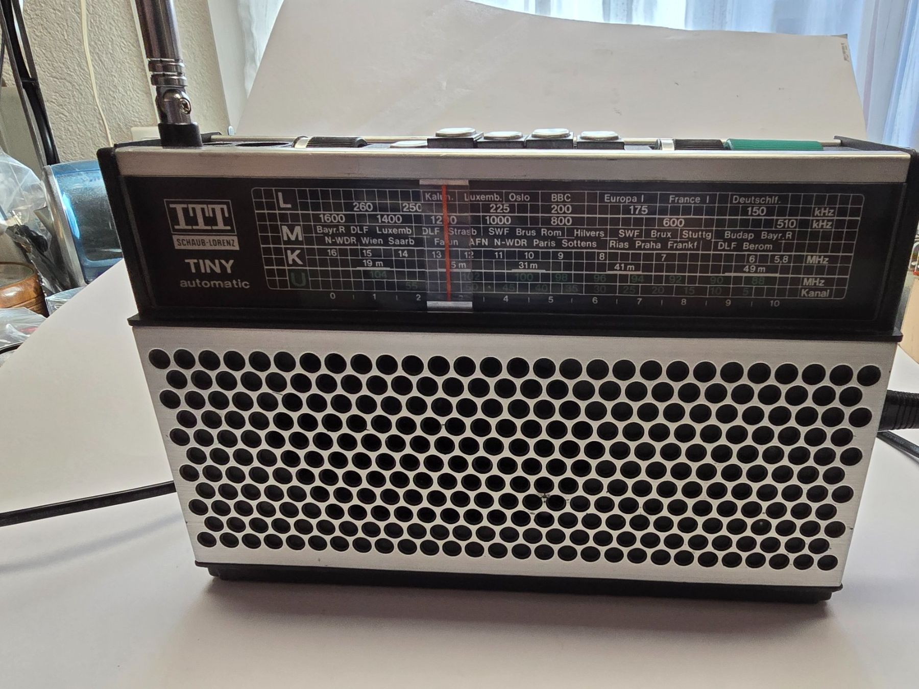 Radio: Kofferradio ITT Schaub Lorenz "TINY automatic 105A" von 1974 – Usato da Balgach venduto da Zwickau01 9