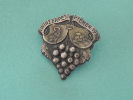 Abzeichen Brosche Winzerfest Wein Vin Traube Riehen BS 1935
