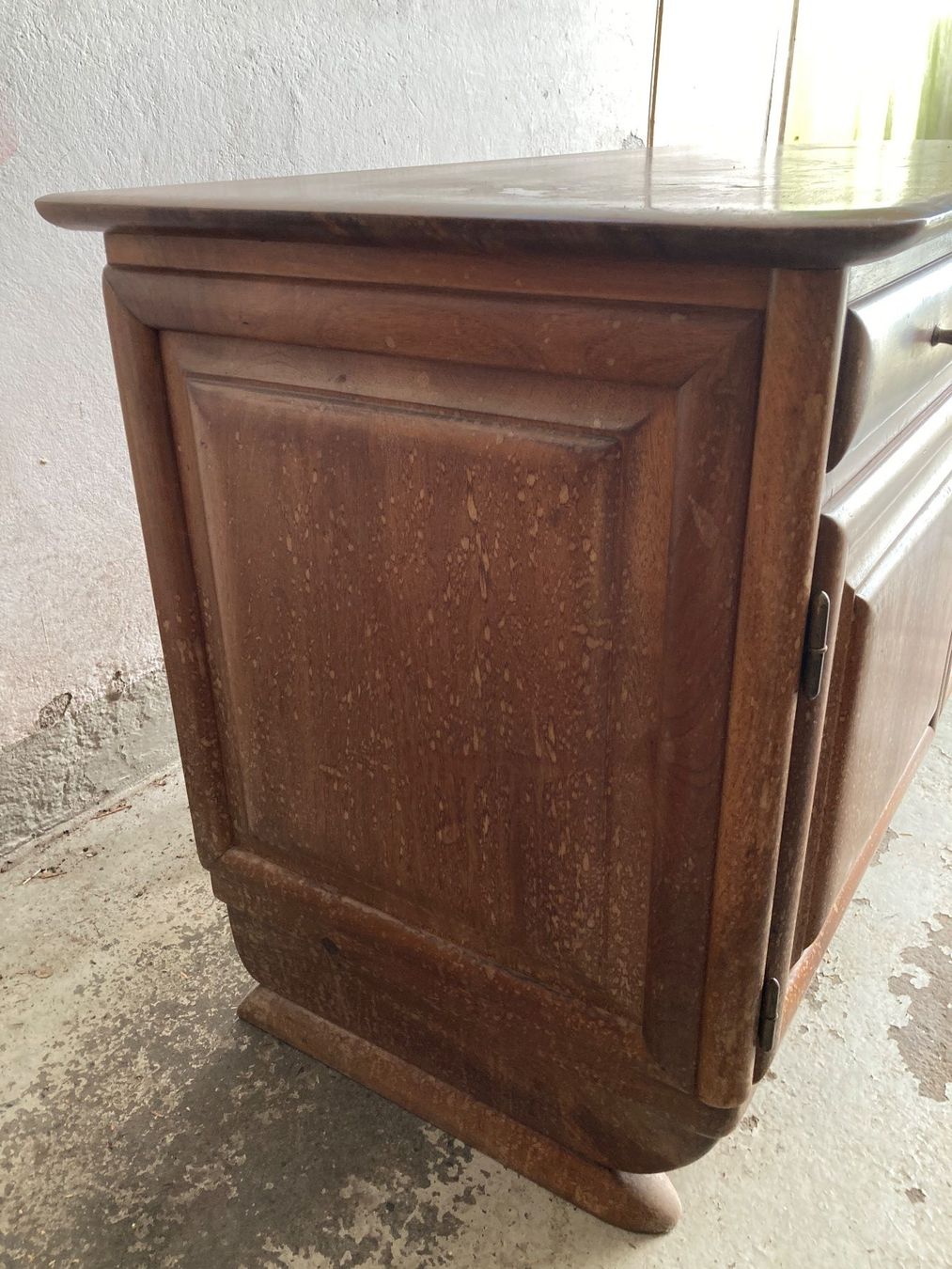 Commodes: Kommode Nussbaum gebrauchter Zustand – D'occasion à Zürich par vivster40