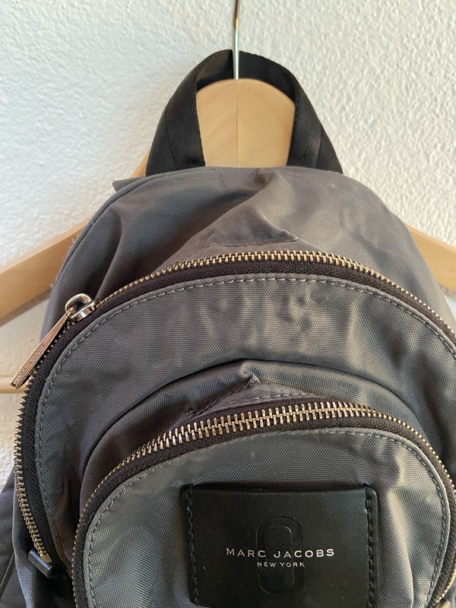 Marc Jacobs Zaini: Marc Jacobs Mini Backpack Charcoal Nylon Rucksack – Usato da Münchenstein venduto da B771 2