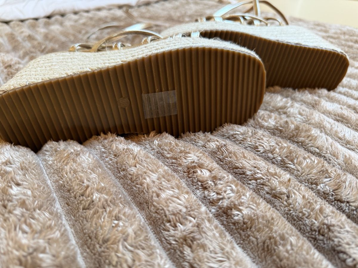 Scarpe da donna: Sandales à Plate-forme – Nuovo (secondo la descrizione) da Pully venduto da Vckbrd 1