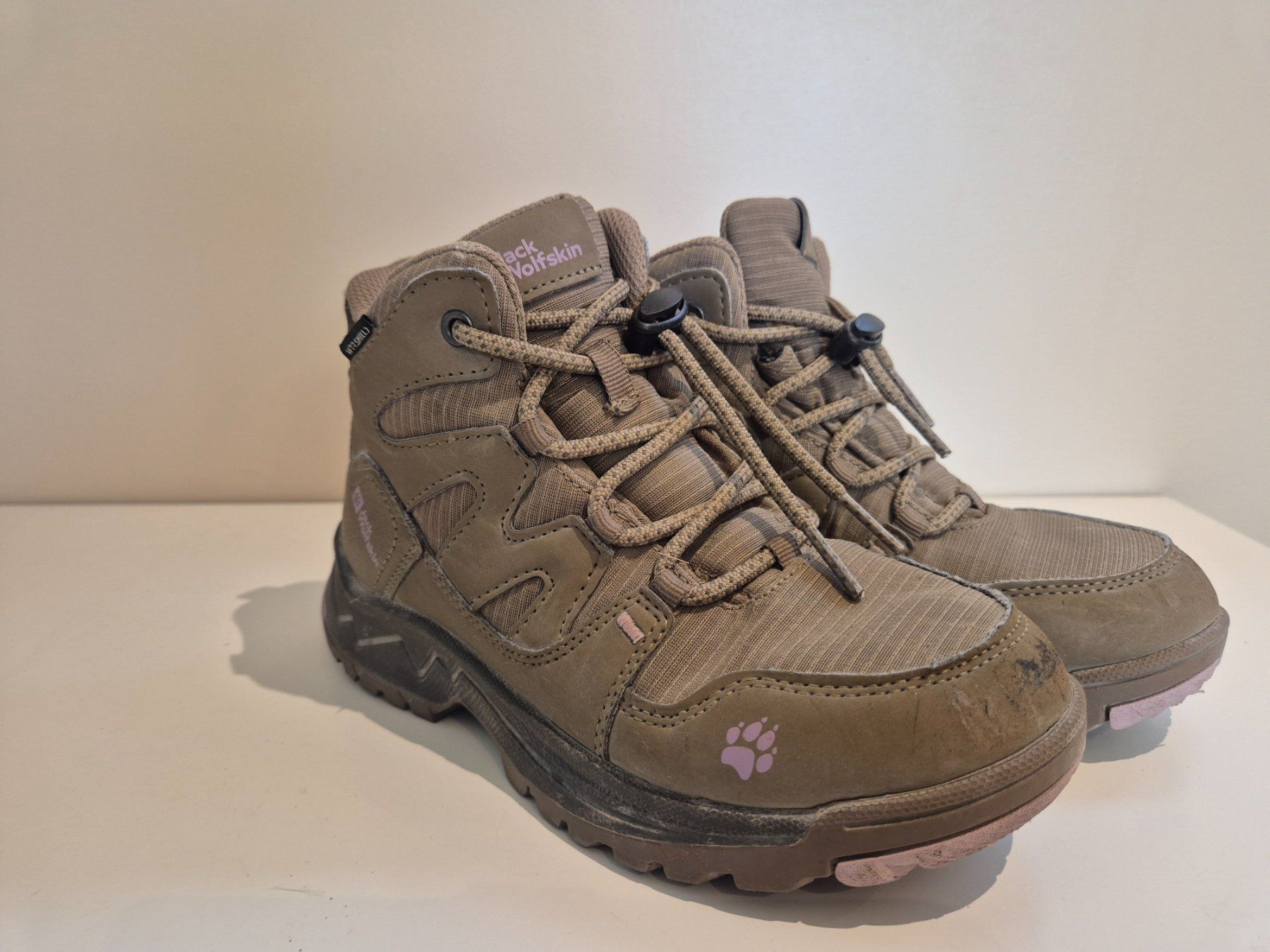 Jack Wolfskin Scarpe per ragazze: Jack Wolfskin  Mädchen-Wanderschuhe, Grösse 32, braun – Usato da Dietikon venduto da grafad 1