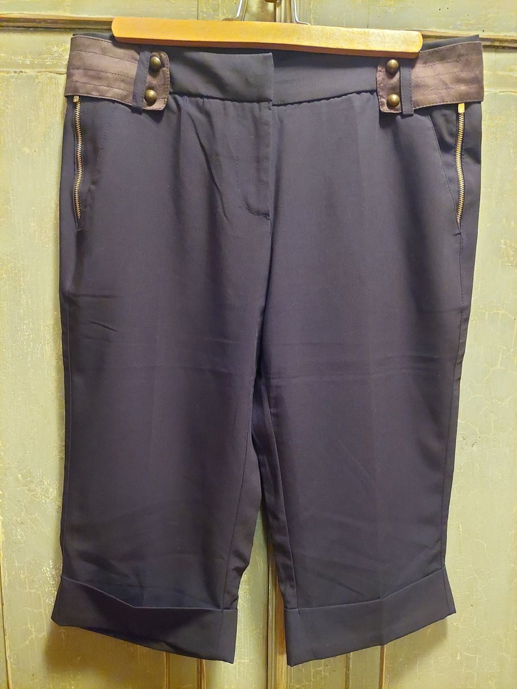 Sandro Pantalons: Sandro . elegante Bermuda Short - 40 – D'occasion à Besenbüren par teluride89