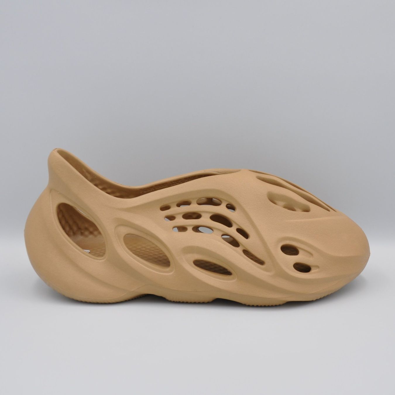 Adidas Scarpe da uomo: Yeezy Foam Runner Ochre  47 – Nuovo e nell'imballaggio originale da Bern venduto da SneakerheavenLT