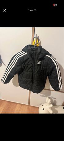 Doudoune Adidas chaude,taille 110-116,en parfait état!