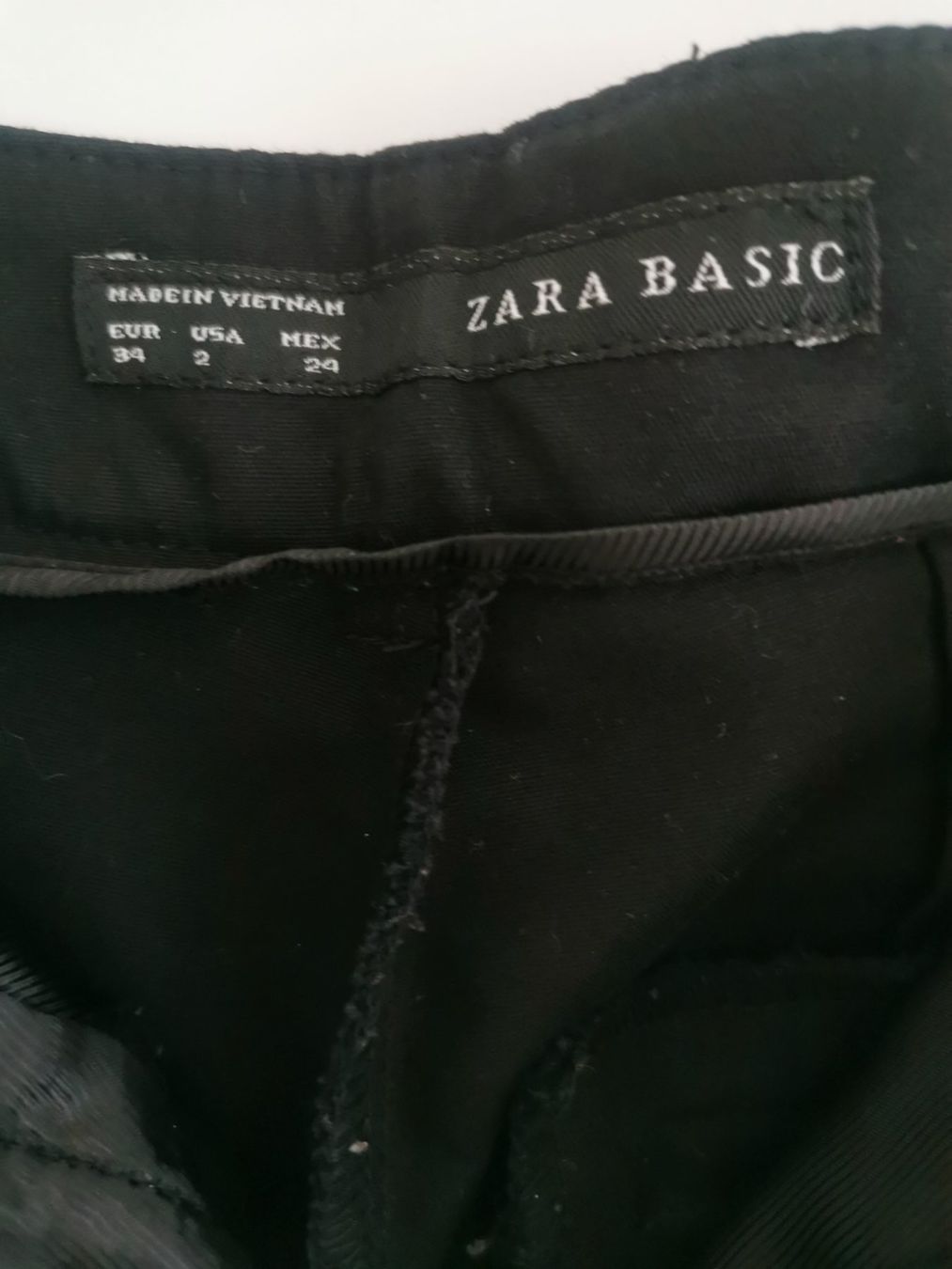 Zara Pantaloni: Zara Basic Hose, schwarz, Grösse 34 – Usato da Niedergösgen venduto da lil_s6k8 2