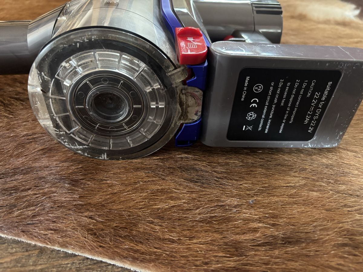 Dyson Aspirapolveri & Accessori: Aspirateur Dyson  – Usato da Mézières VD venduto da P-M-C 4