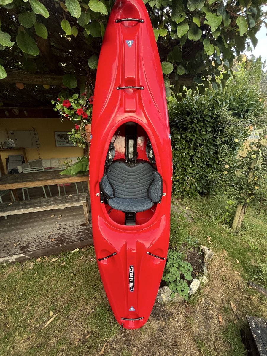 Boote: Wildwasser Kayak – Gebraucht aus Scharans von landri01
