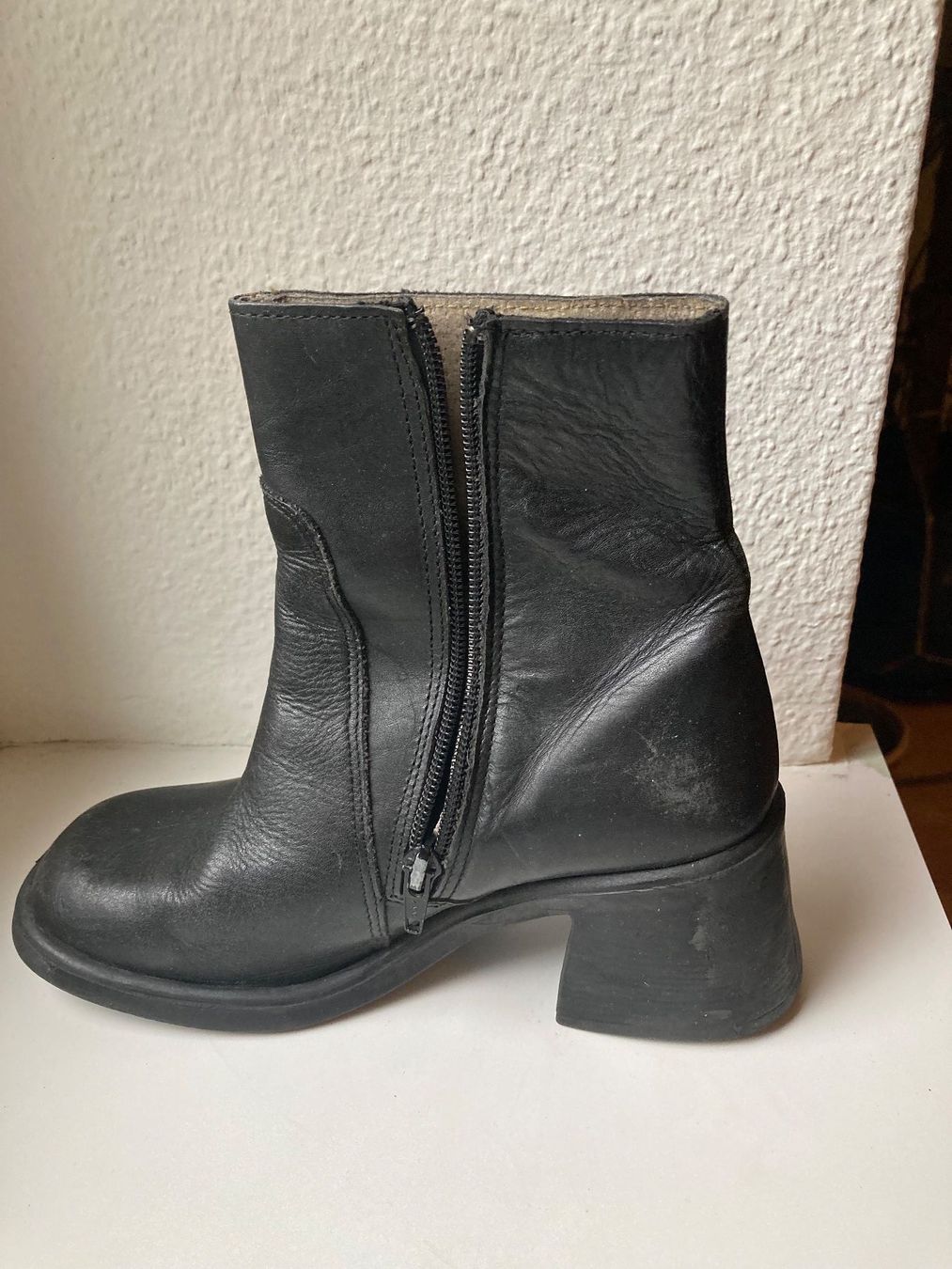 Scarpe da donna: Leder Boots schwarz – Usato da Zürich venduto da julia_le 2