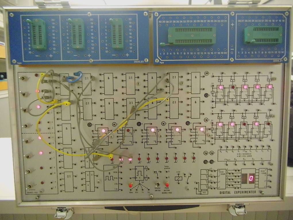 Tutti gli attrezzi: Schulungskoffer Digitaltechnik Experimente hps Systemtechnik – Usato da Hinterkappelen venduto da atomschnee 2