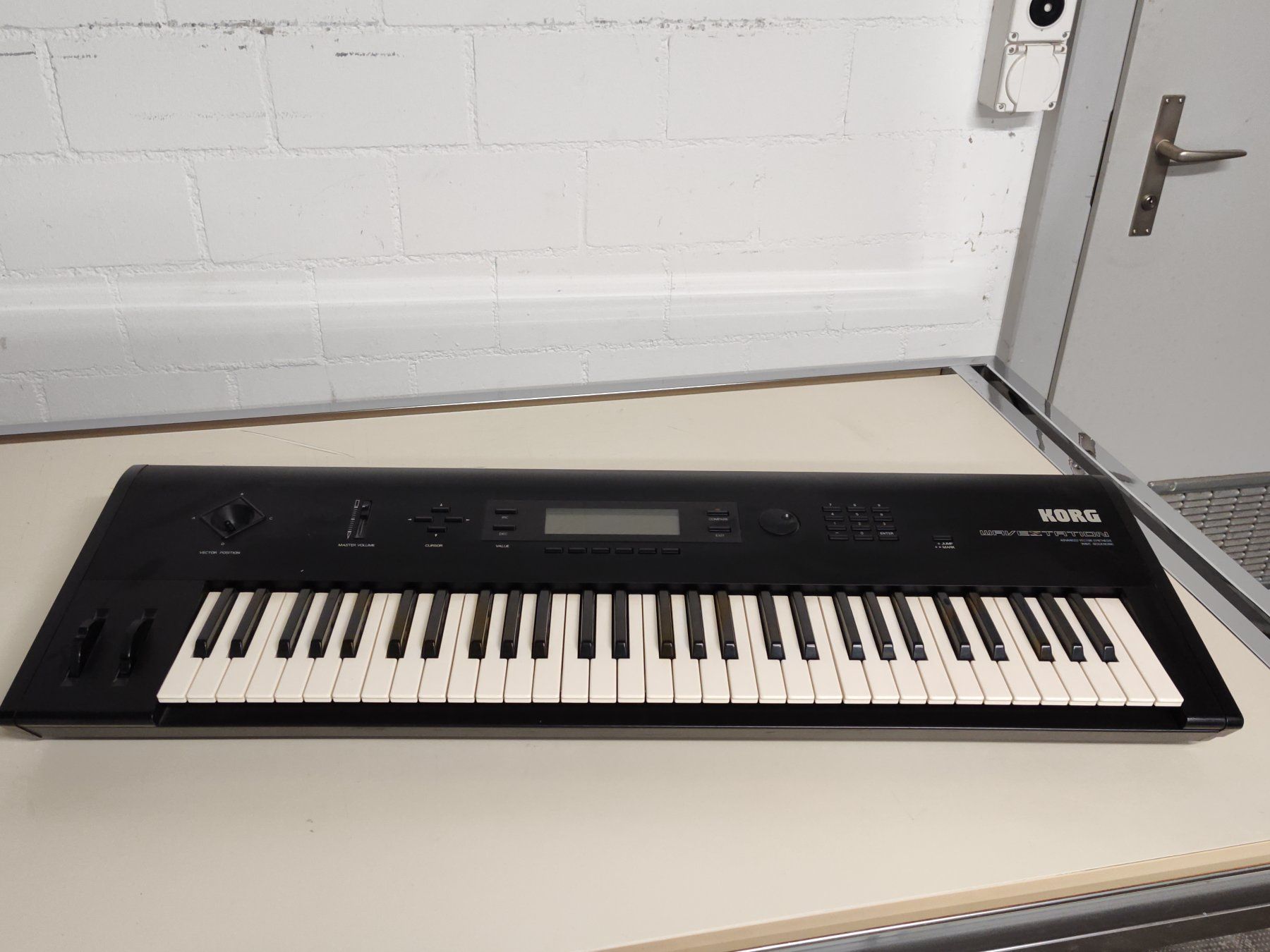 Korg Strumenti musicali: KORG WS1 Wavestation / Synthesizer – Difettoso da Bern venduto da WE_ARE