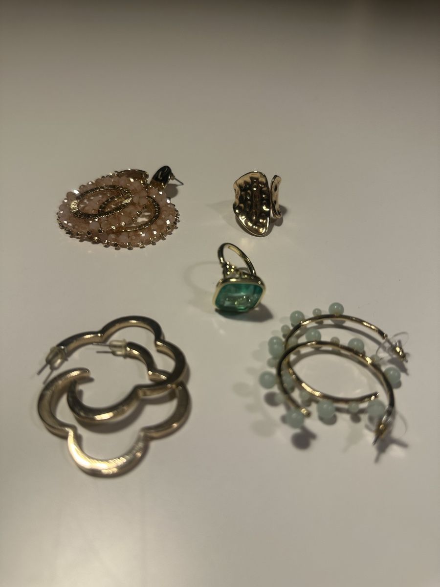 Altri gioielli: Schmuck Lot Gold - Modeschmuck neu – Nuovo (secondo la descrizione) da Diepoldsau venduto da Soleil0425