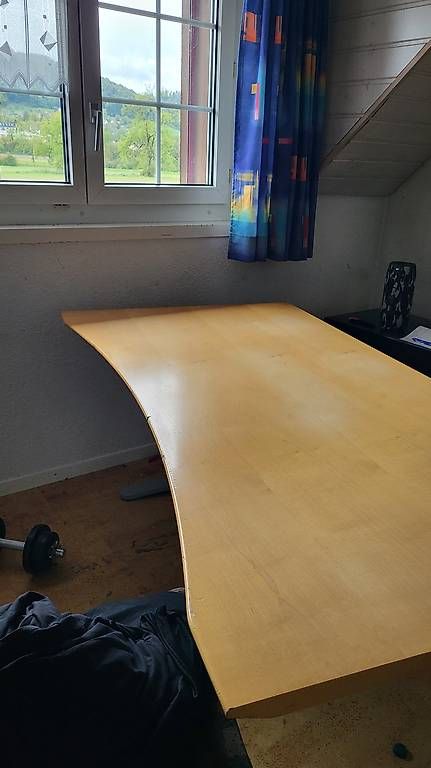 Schreibtische: Schreibtisch mit Holzplatte – Gebraucht aus Neftenbach von rasen07 1