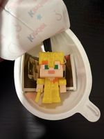 Kinder Joy Minecraft Figur Alex Goldrüstung