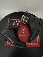 René Caovilla Leder-Bikerboots mit Kristallen & Nieten – 39
