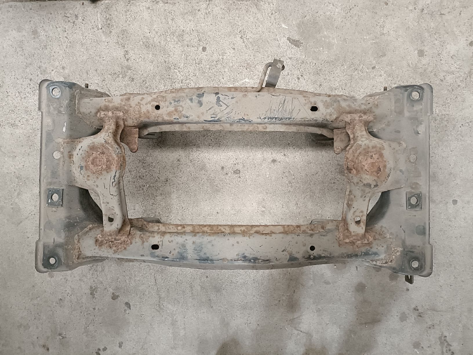 Mazda Tutti pezzi di ricambio auto: Mazda MX-5 NA Hinterachs Träger  – Usato da Kreuzlingen venduto da home_and_more