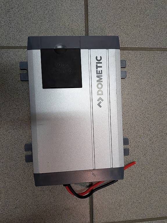 Inverter: Inverter dometic da 350 watt – Usato da Pura venduto da andyredrossi 2