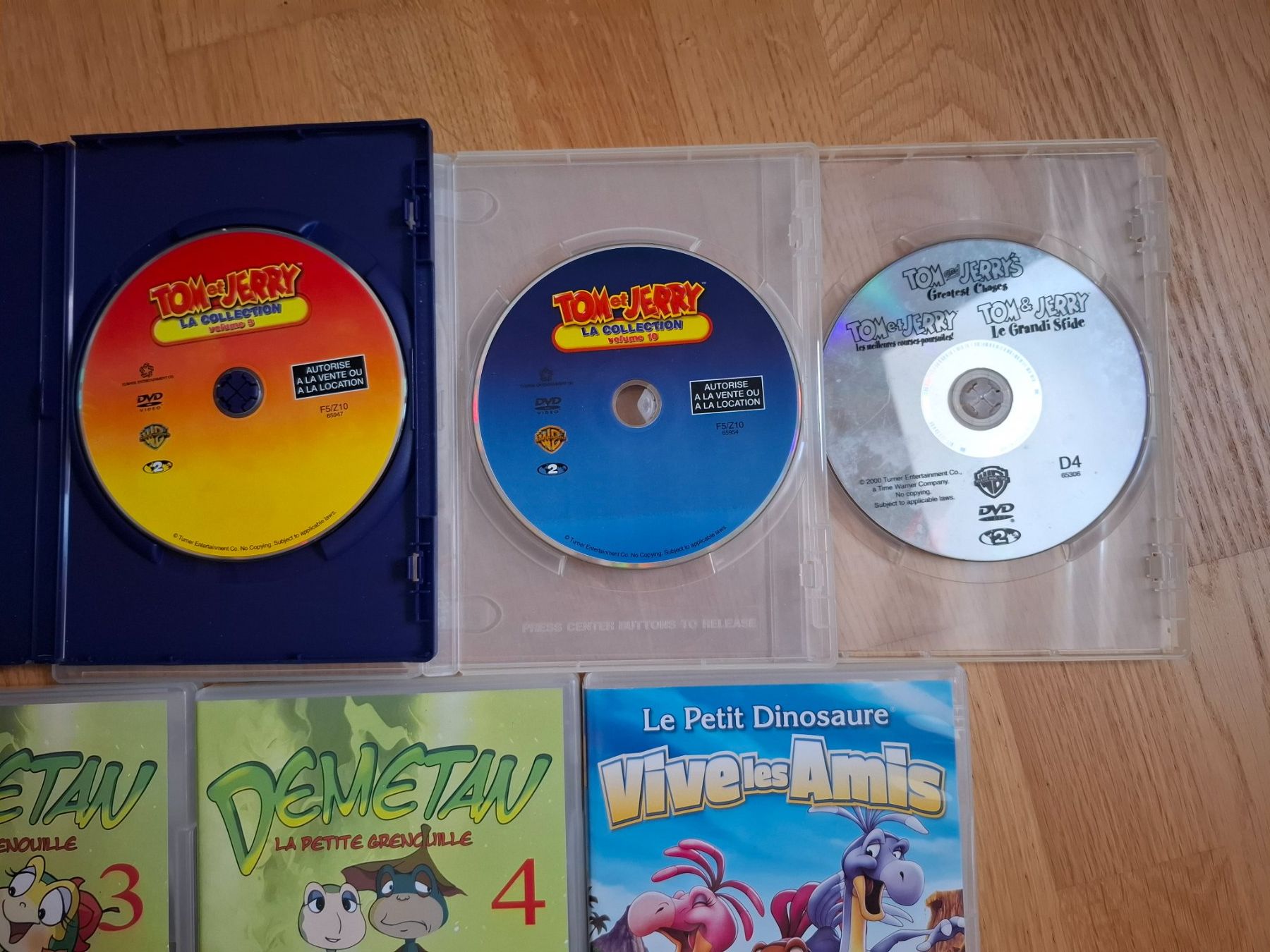 Tutti i DVDs: 10 DVD (dessins animés) – Usato da Neuchâtel venduto da Grandloupblanc 1