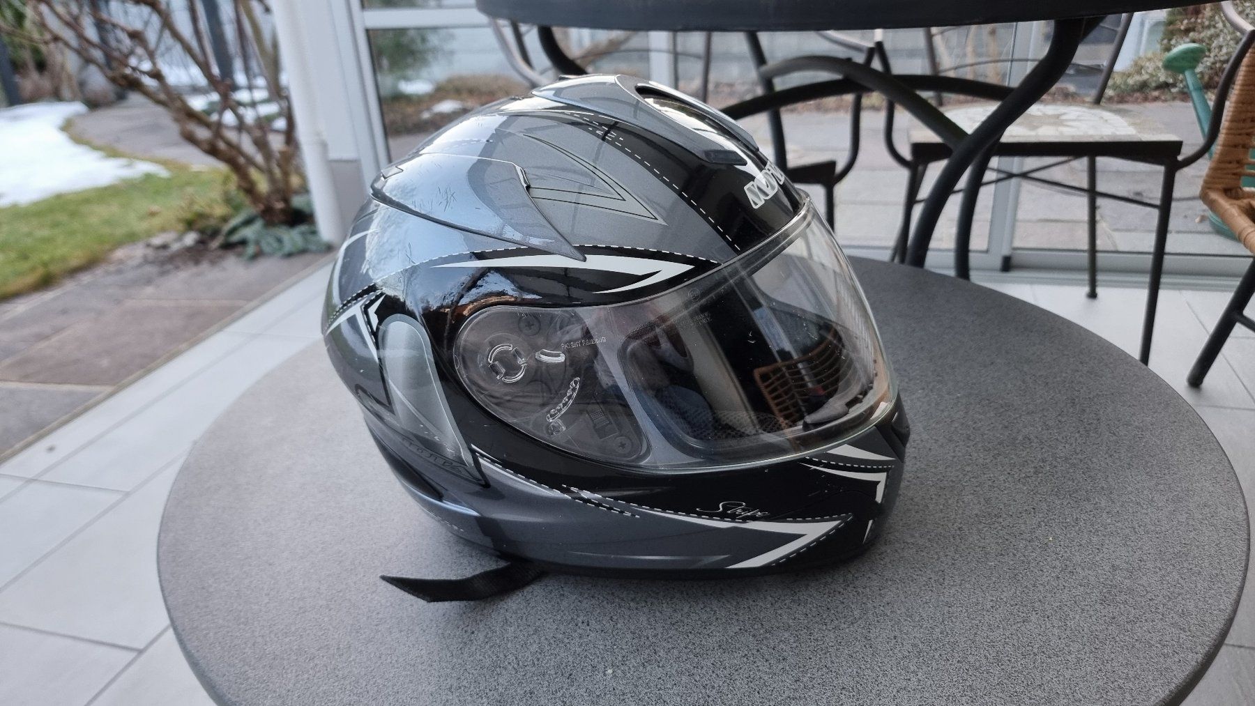 Helme & Visiere: Motorradhelm IOTA, Grösse L, 59cm – Gebraucht aus Wettswil von Schnuebe 2
