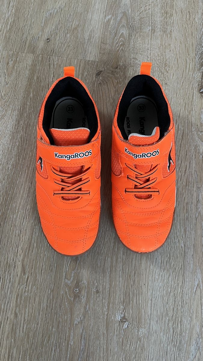 Scarpe per ragazzi: Hallenschuhe Gr. 33 – Usato da Sulz AG venduto da Zissi31324