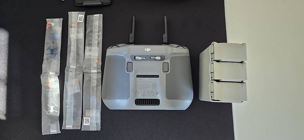 Modellismo RC: DJI Mini 4 Pro Fly More Combo (RC 2) – Usato da Amriswil venduto da schnaiky 2