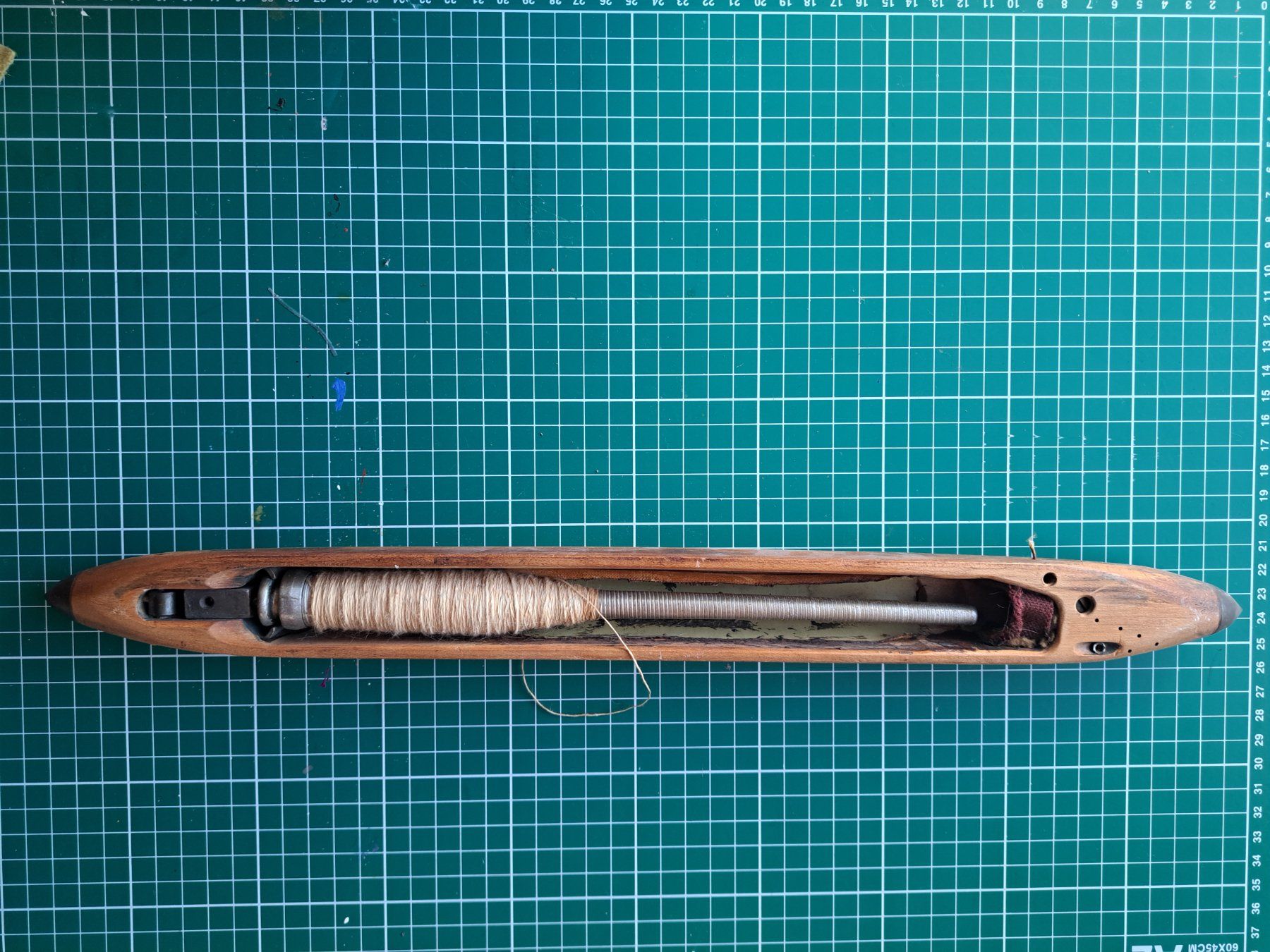 Telai per tessitura: Anciennes pièces de métier à tisser – Usato da La Roche FR venduto da seashellfan 1