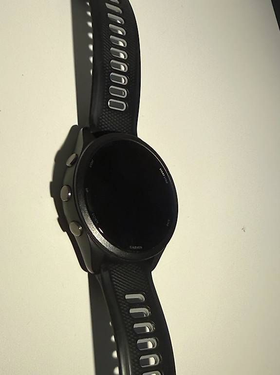 Smartwatch: Garmin Forerunner 265 – Usato da Zug venduto da NDob