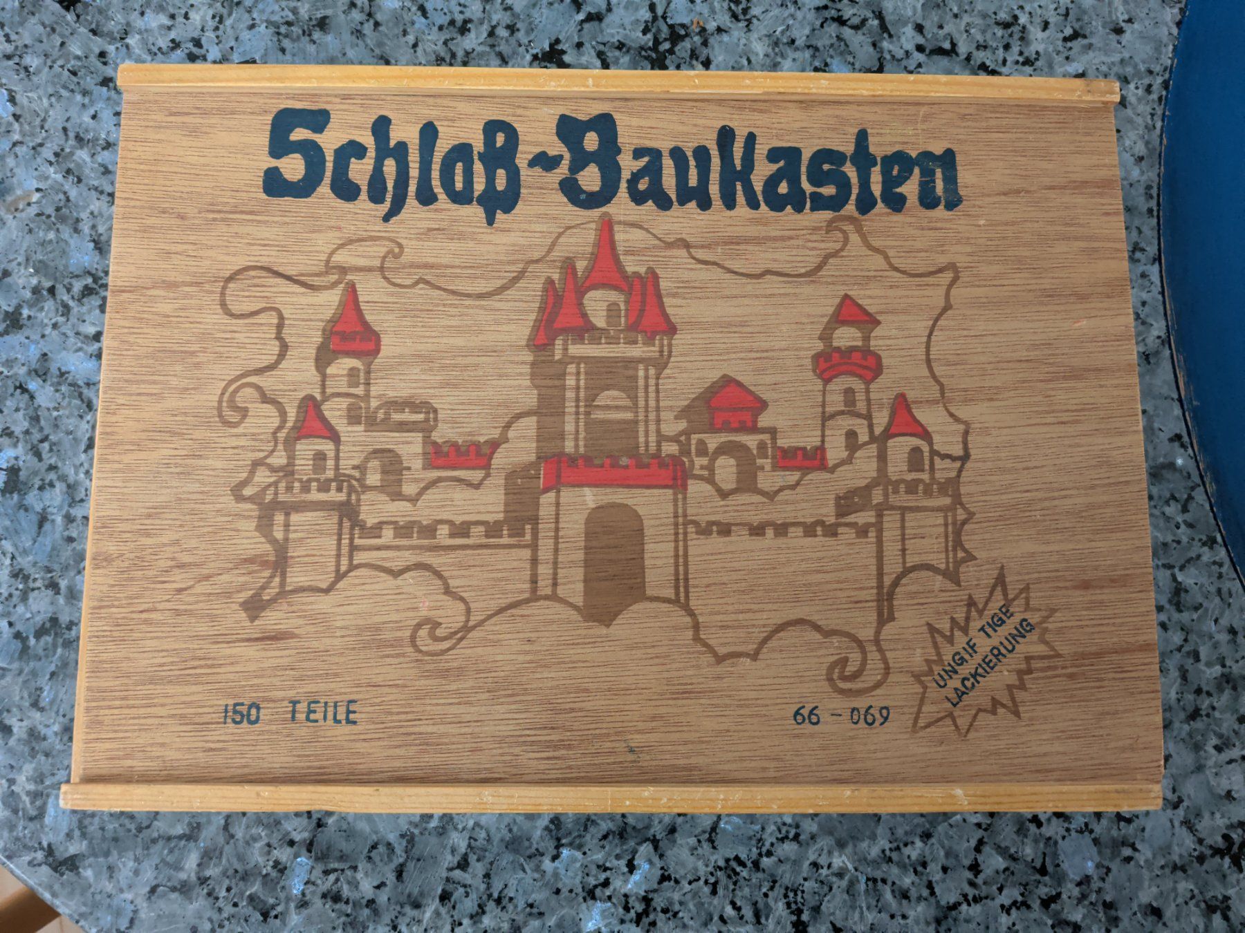 Jeux de construction: Schlossbaukasten aus Holz – D'occasion à Veltheim AG par Andreavonder