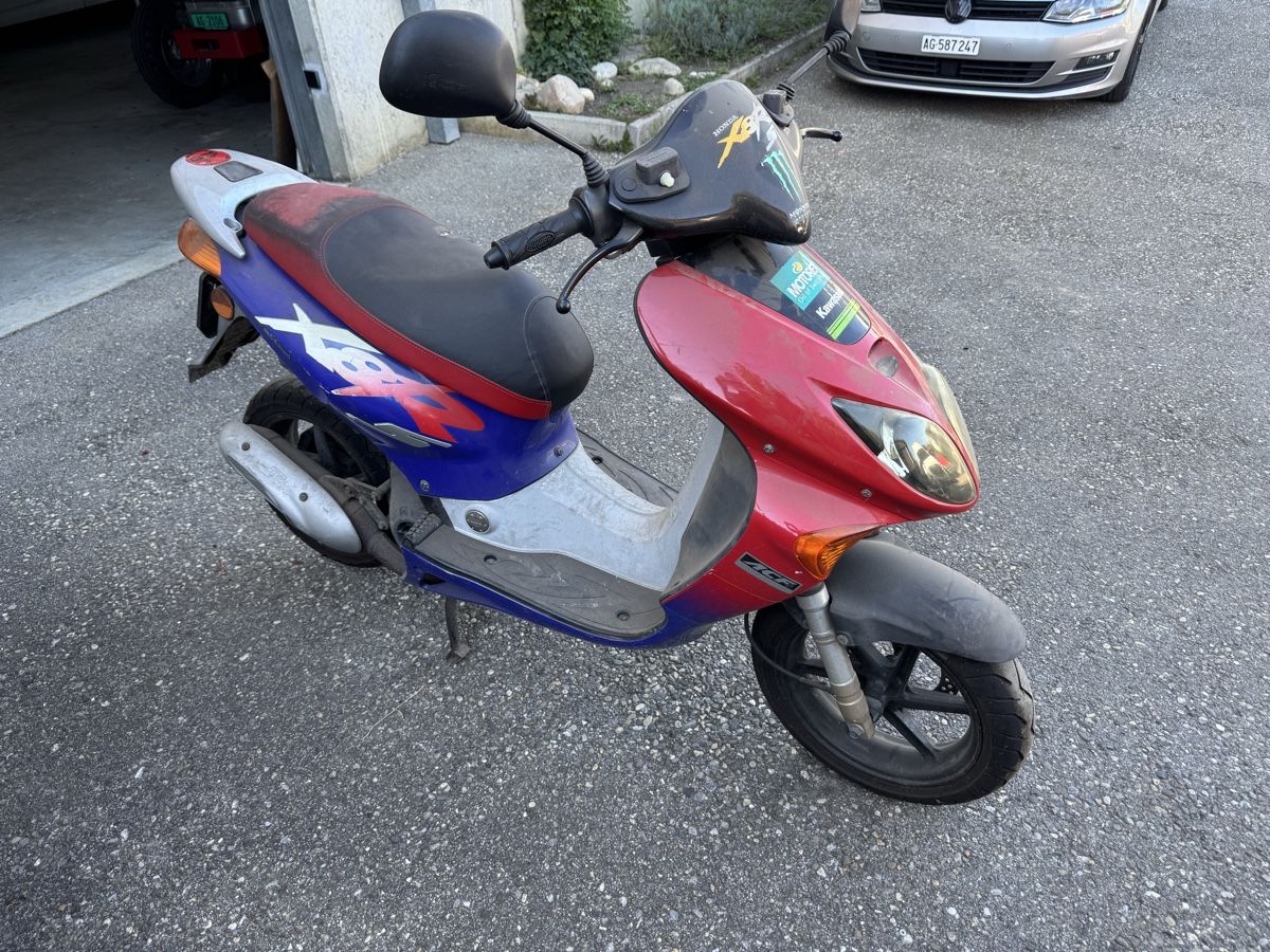 Honda Scooter: Roller Honda SZX50S – Difettoso da Bottenwil venduto da RKJunior
