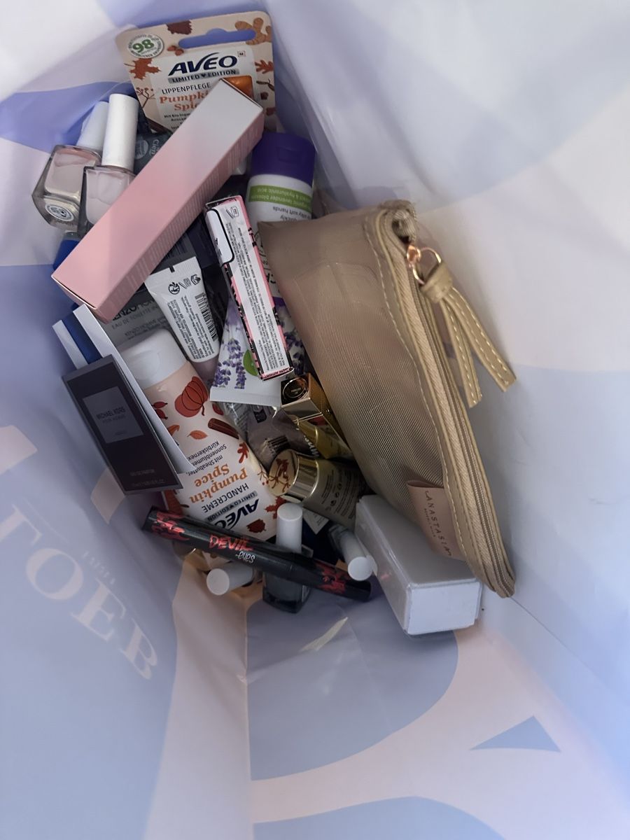 Soins du visage: Kosmetik Muster , Nagellack usw – Neuf (Voir description) à Bern par womiman 2