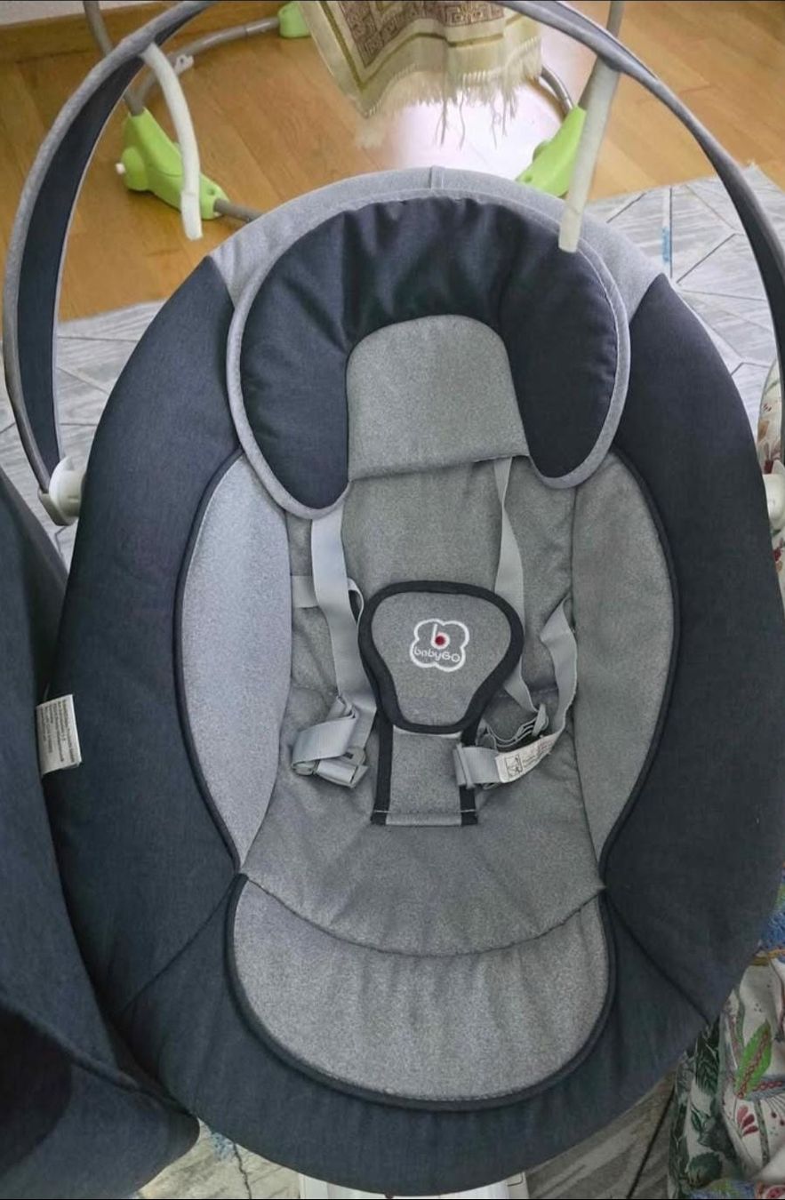 Sdraiette & Sdraiette a dondolo: Elektrische Babyschaukel – Usato da St. Gallen venduto da YAALK 2