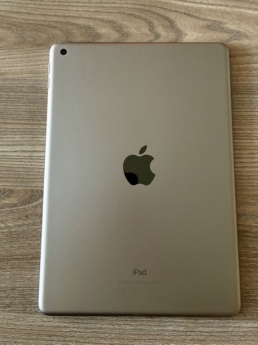 Apple Tablettes PC: iPad Wi-Fi 5.Generation 32 GB Space Gray – D'occasion à Embrach par Kevga 1