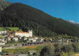 Disentis mit Kloster und Bahnhof