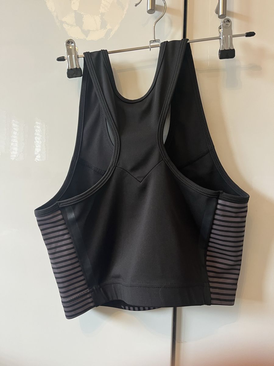 Top: Brassière de sport / top taille M  – Nuovo (secondo la descrizione) da Aigle venduto da sow_m7gm 3