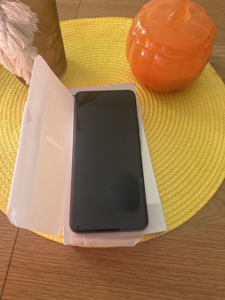 Oppo Telefoni cellulari / Smartphones: Oppo Reno 12 – Nuovo e nell'imballaggio originale da Yverdon-les-Bains venduto da Nat_2024 1