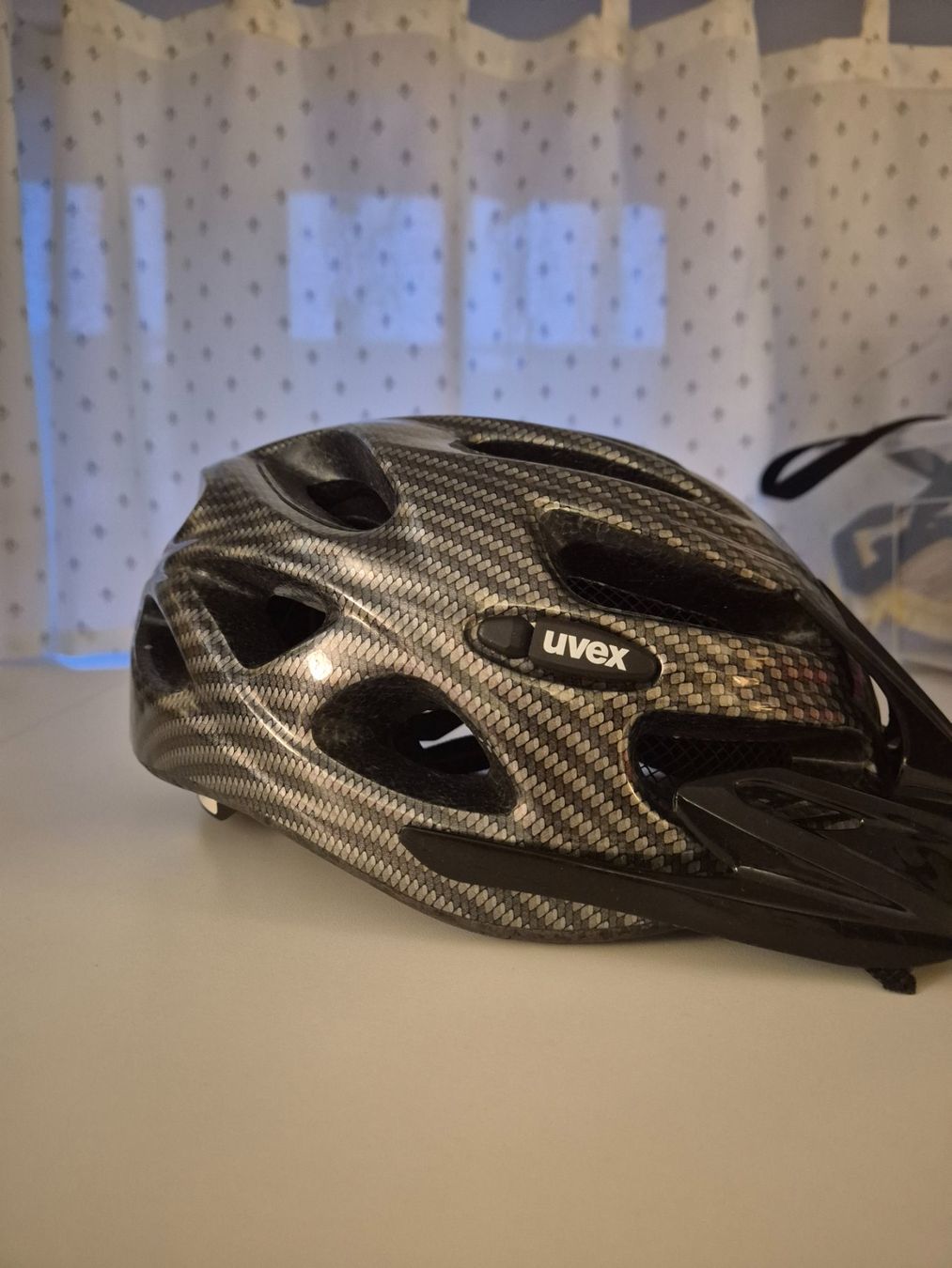 Uvex Caschi: Uvex Velohelm – Usato da Luzern venduto da Yel_low 2