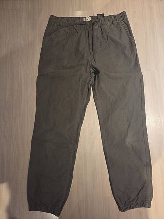 Grüne Herrenhose
