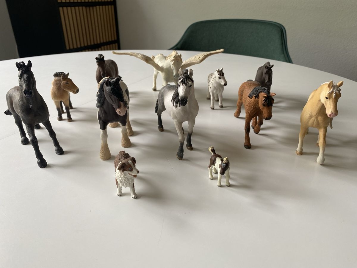 Schleich Giocattoli: 12 Schleich Pferde, Hund, Pegasus – Usato da Bern venduto da Svina 5