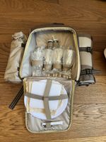 Picknicktasche mit Geschirr und Decke komplett