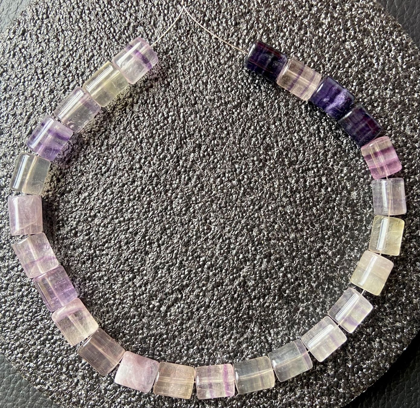 Mineralien & Heilsteine: Schöner Fluorit Strang – Neu (gemäss Beschreibung) aus Zuerich von Perlen-Decor