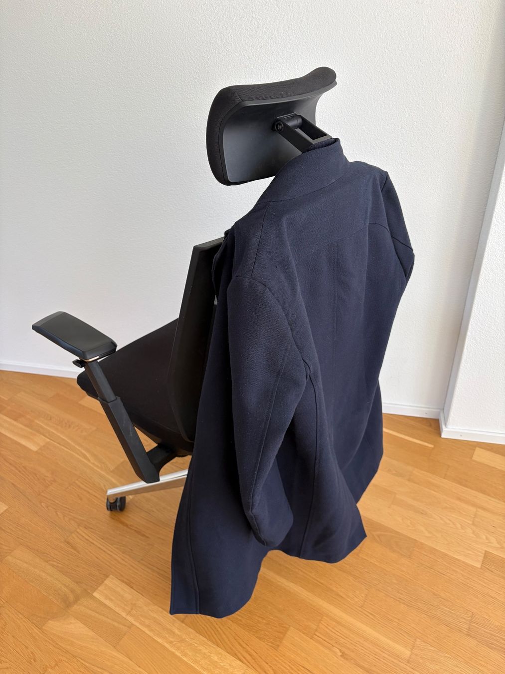 Sedie: Ergonomic Office Chair - Adjustable, Like New Condition – Usato da Luzern venduto da Jacoborojodelrio 9