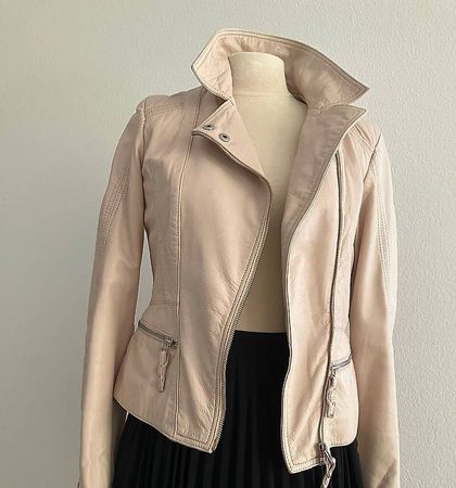Schöne Lederjacke für den Frühling, Größe XS