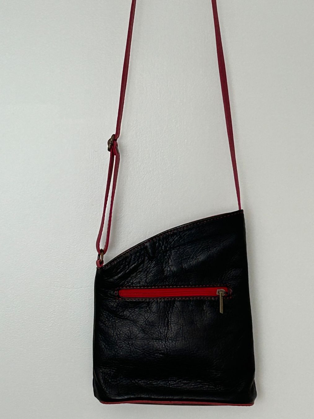 Taschen für Damen: Leder Tasche schwarz/dunkelrot – Gebraucht aus Horn von Resvi 1