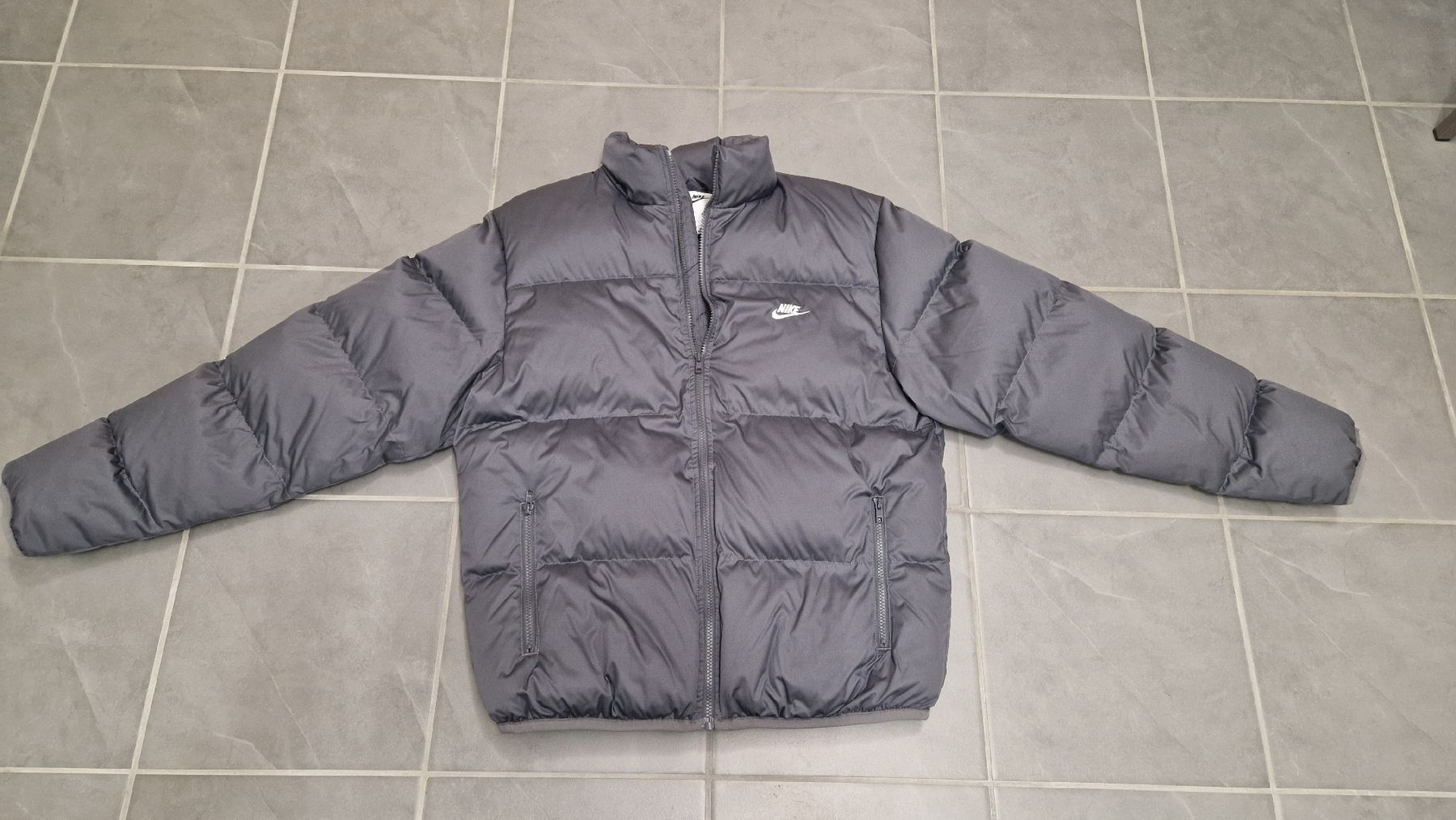 Nike Jacken: Graue Winterjacke NIKE, S – Neu (gemäss Beschreibung) aus Frasnacht von MiraBelle79