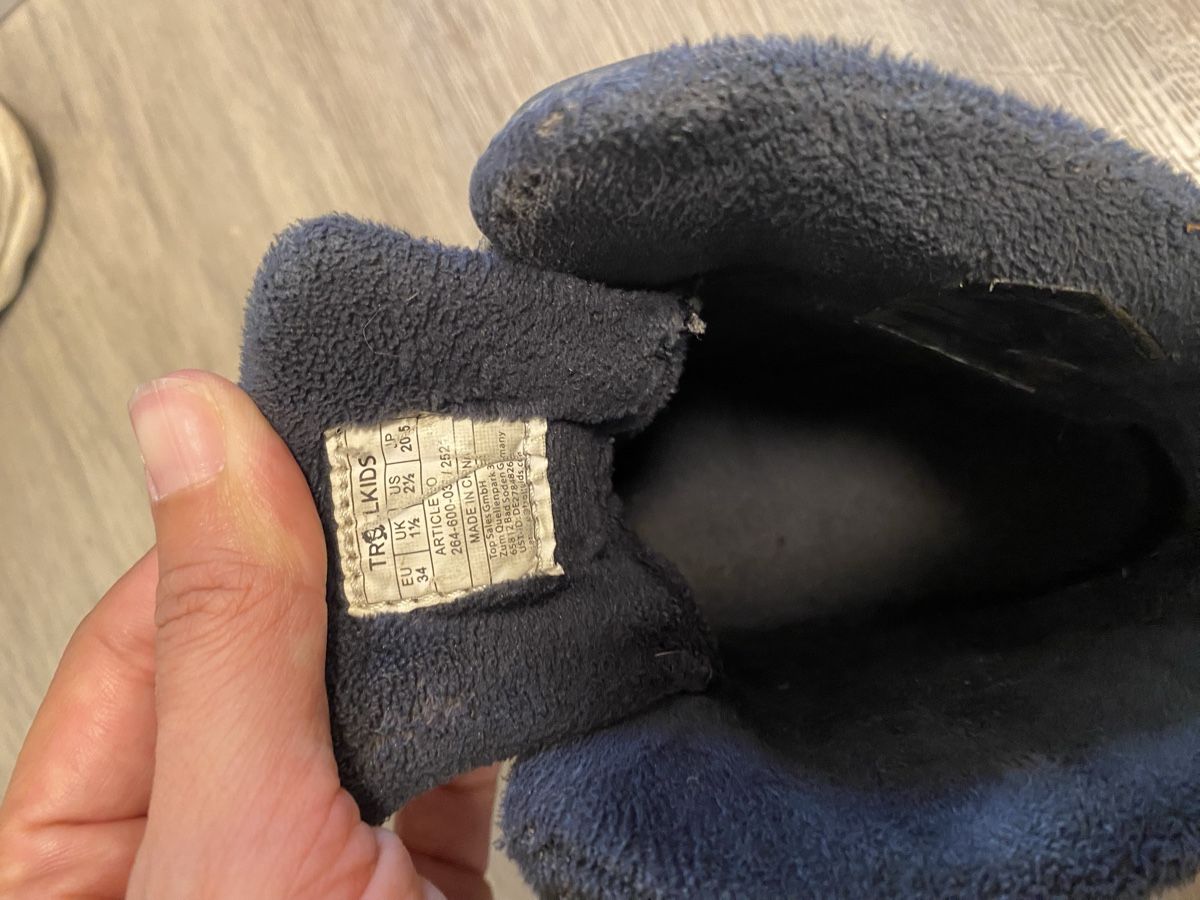 Scarpe per ragazzi: Kinder Winterstiefel Grösse 34 gebraucht – Usato da Dietikon venduto da ale_9znl 1