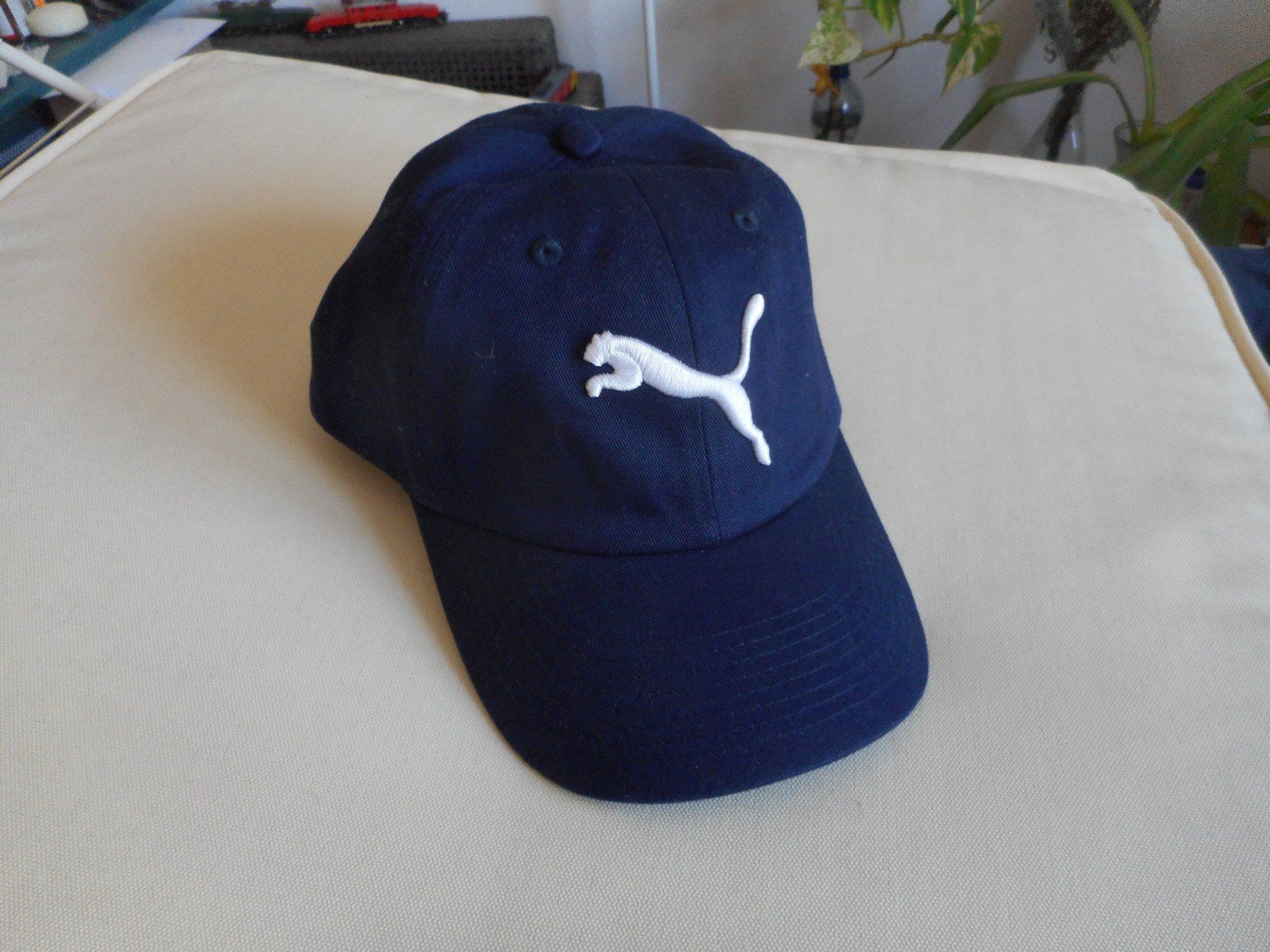 Puma Hüte, Mützen & Caps: Puma Schirmmütze dunkelblau neu – Neu und originalverpackt aus Bretzwil von gbfluck