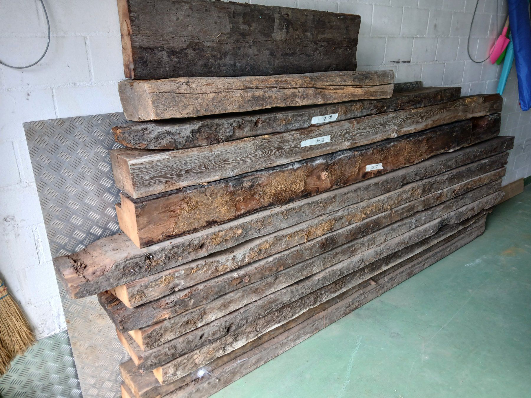 Articoli in legno: Rustikale Lärchenholzbalken – Usato da Zuchwil venduto da pedu79