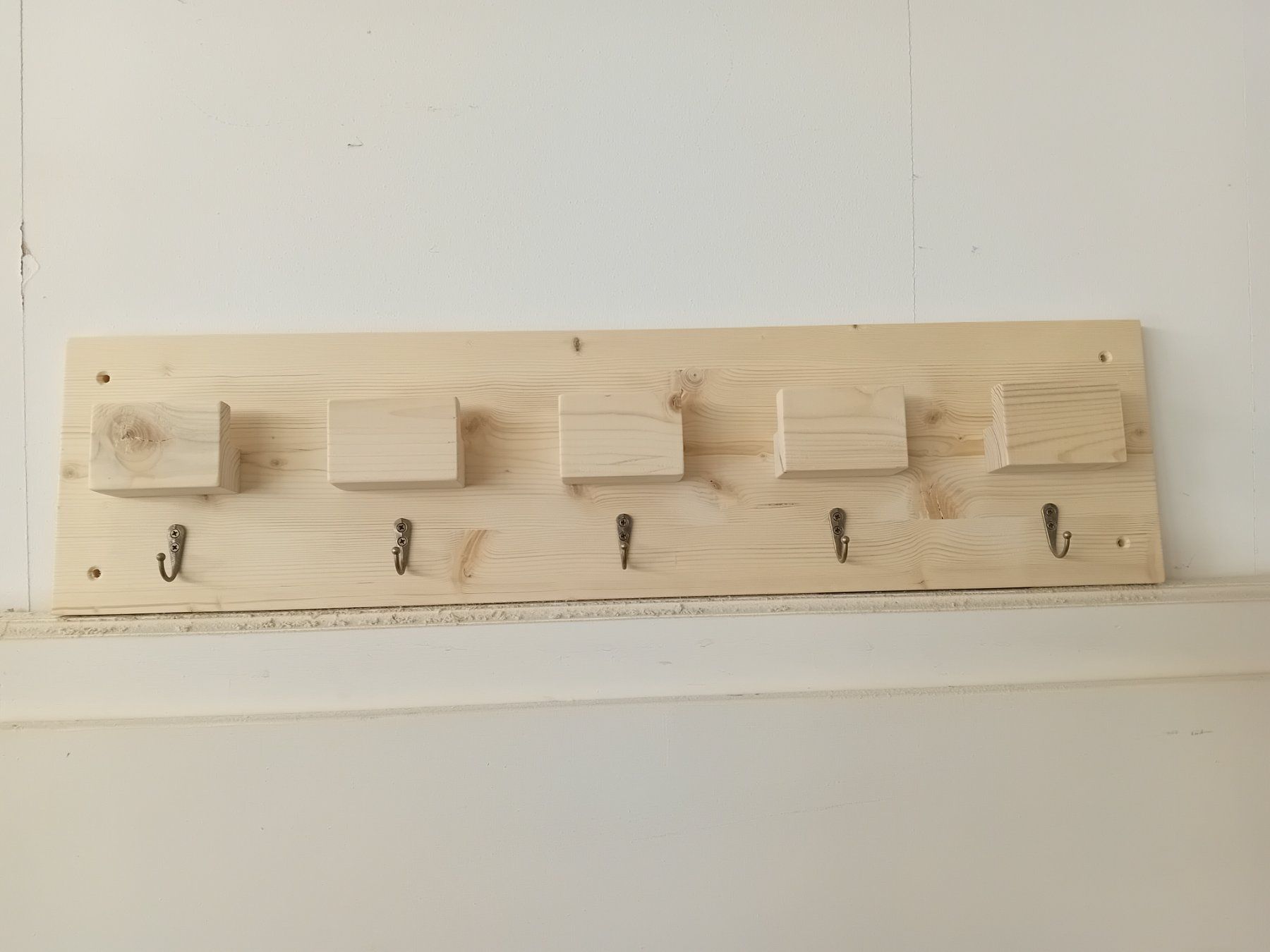 Appendiabiti: Appendiabiti da parete in legno – Nuovo e nell'imballaggio originale da Biasca venduto da mmw_g7x8