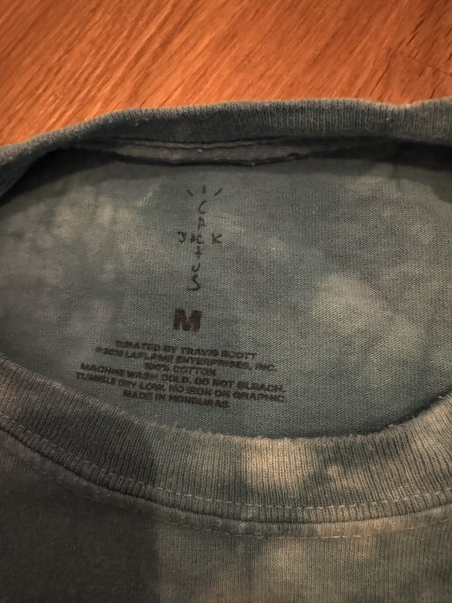 T-Shirts: Cactus Jack x Mc Donalds T-shirt – Neu (gemäss Beschreibung) aus Utzenstorf von Mikaandri 1
