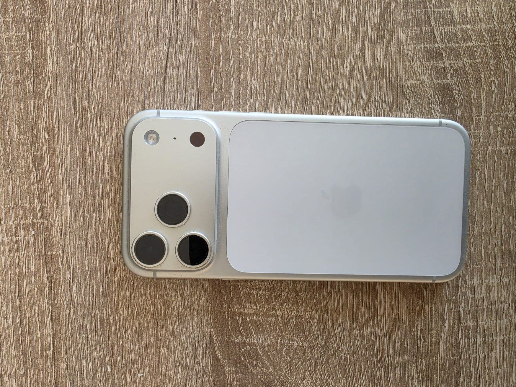 Apple Portables: Iphone 17 pro Max zu verkaufen – D'occasion à Wiesendangen par dan_zdp2 1